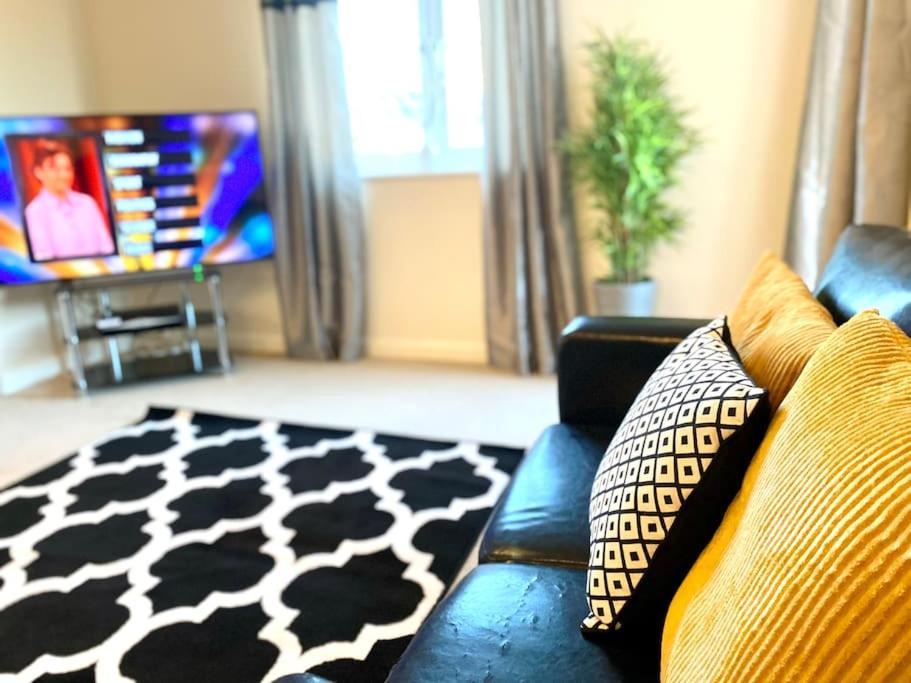 Amazing 2-Bed City Centre Apt With Parking Coventry Exteriér fotografie
