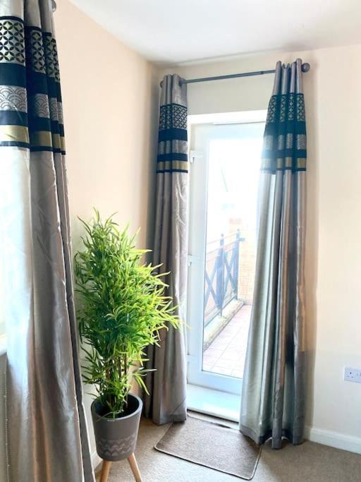 Amazing 2-Bed City Centre Apt With Parking Coventry Exteriér fotografie