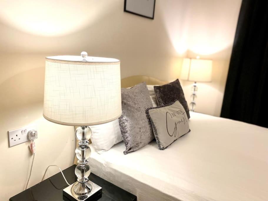 Amazing 2-Bed City Centre Apt With Parking Coventry Exteriér fotografie